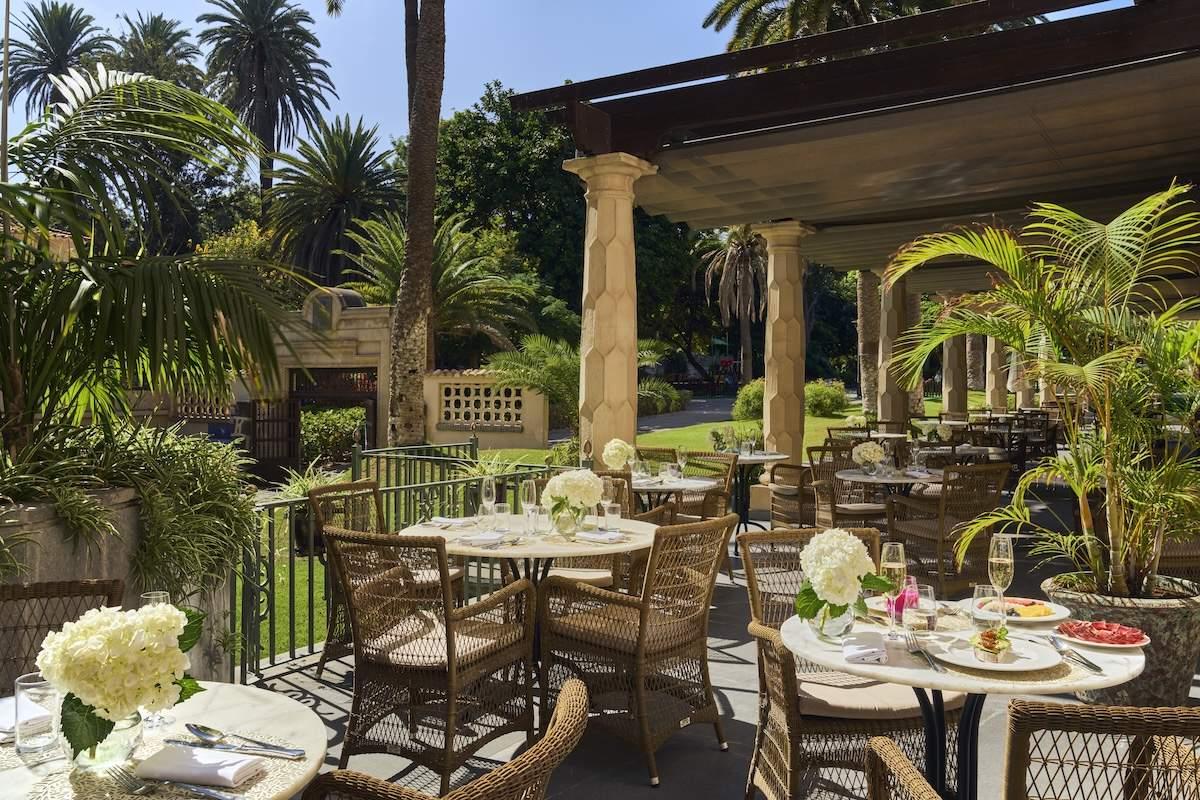 Santa Catalina restaurants evening