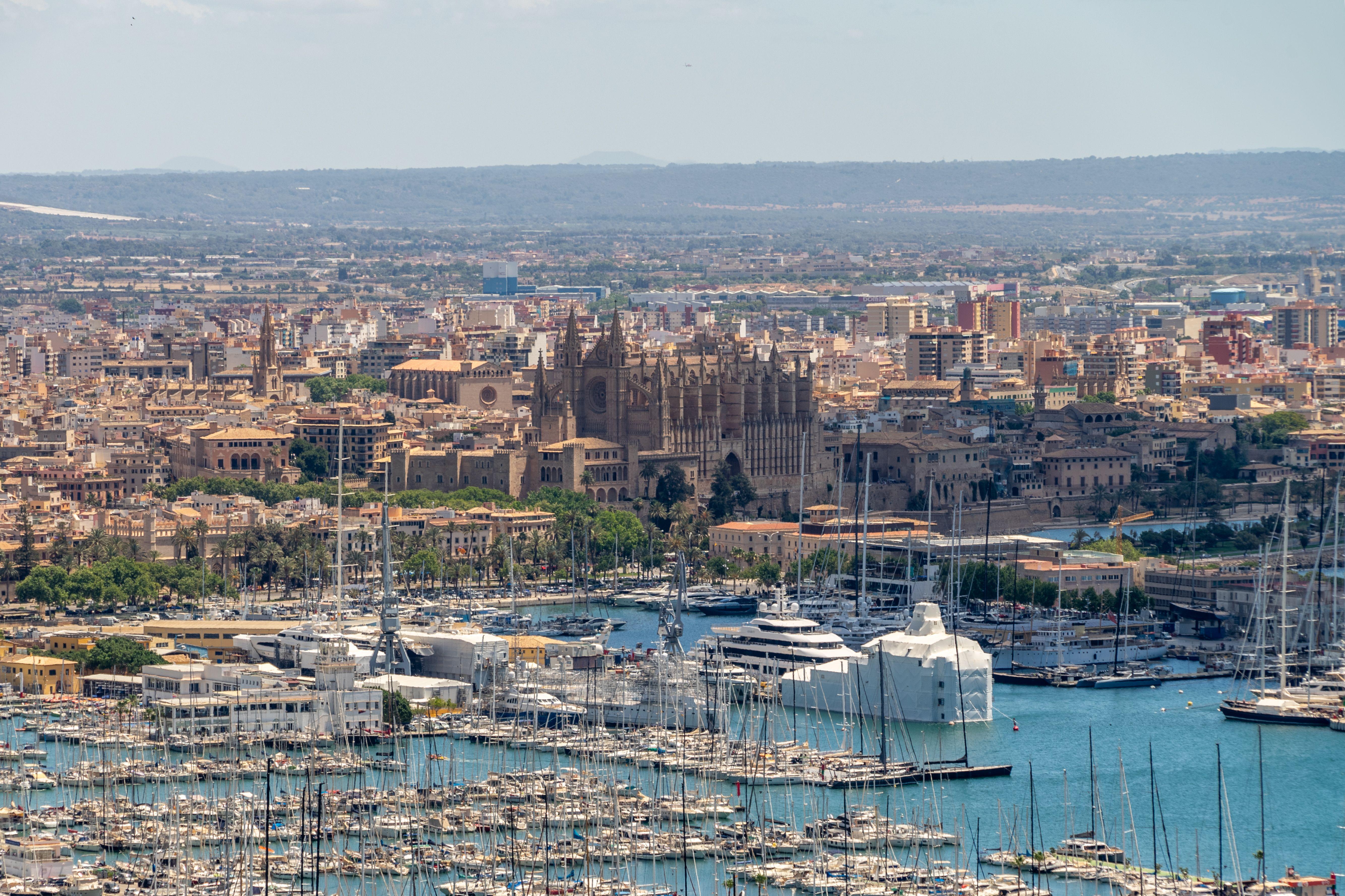 Palma Mallorca summer crowd