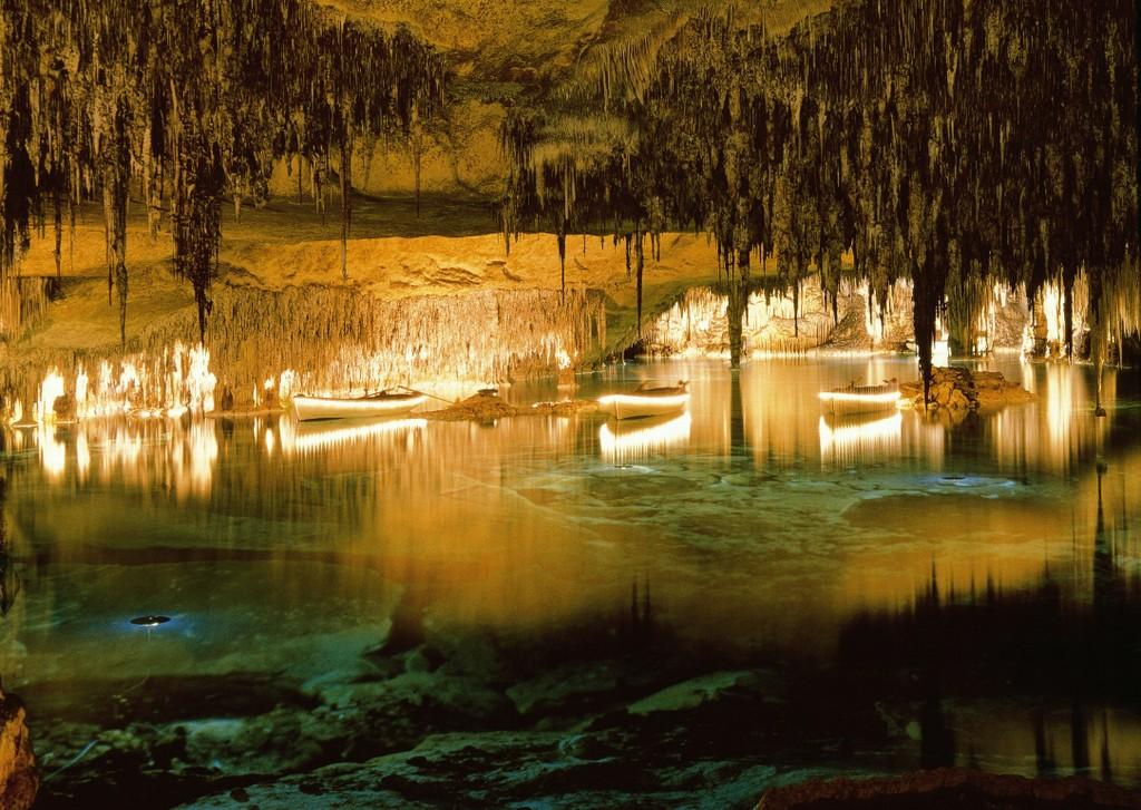 coves del drach lake concert