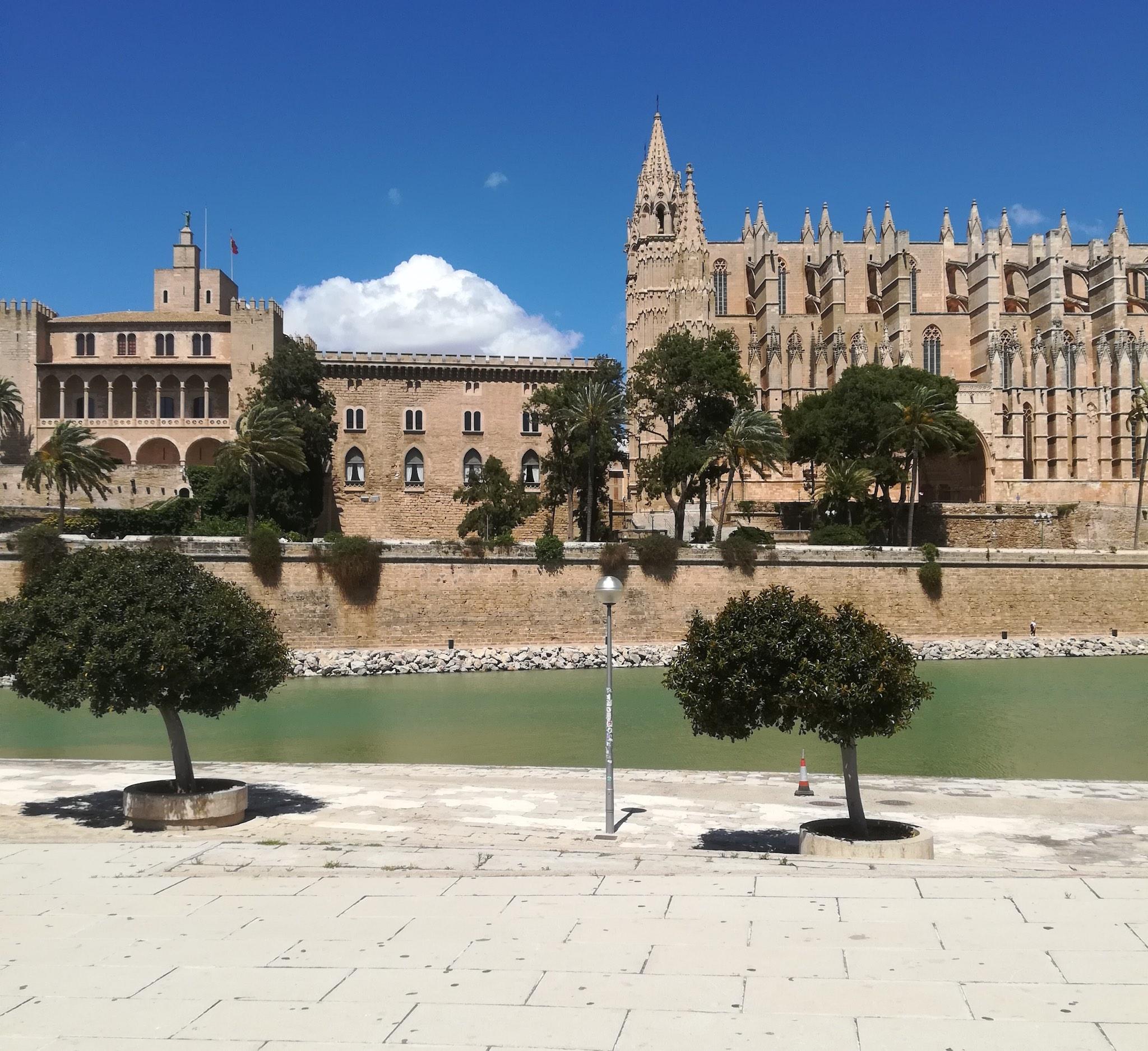 Parc de la Mar Palma cathedral