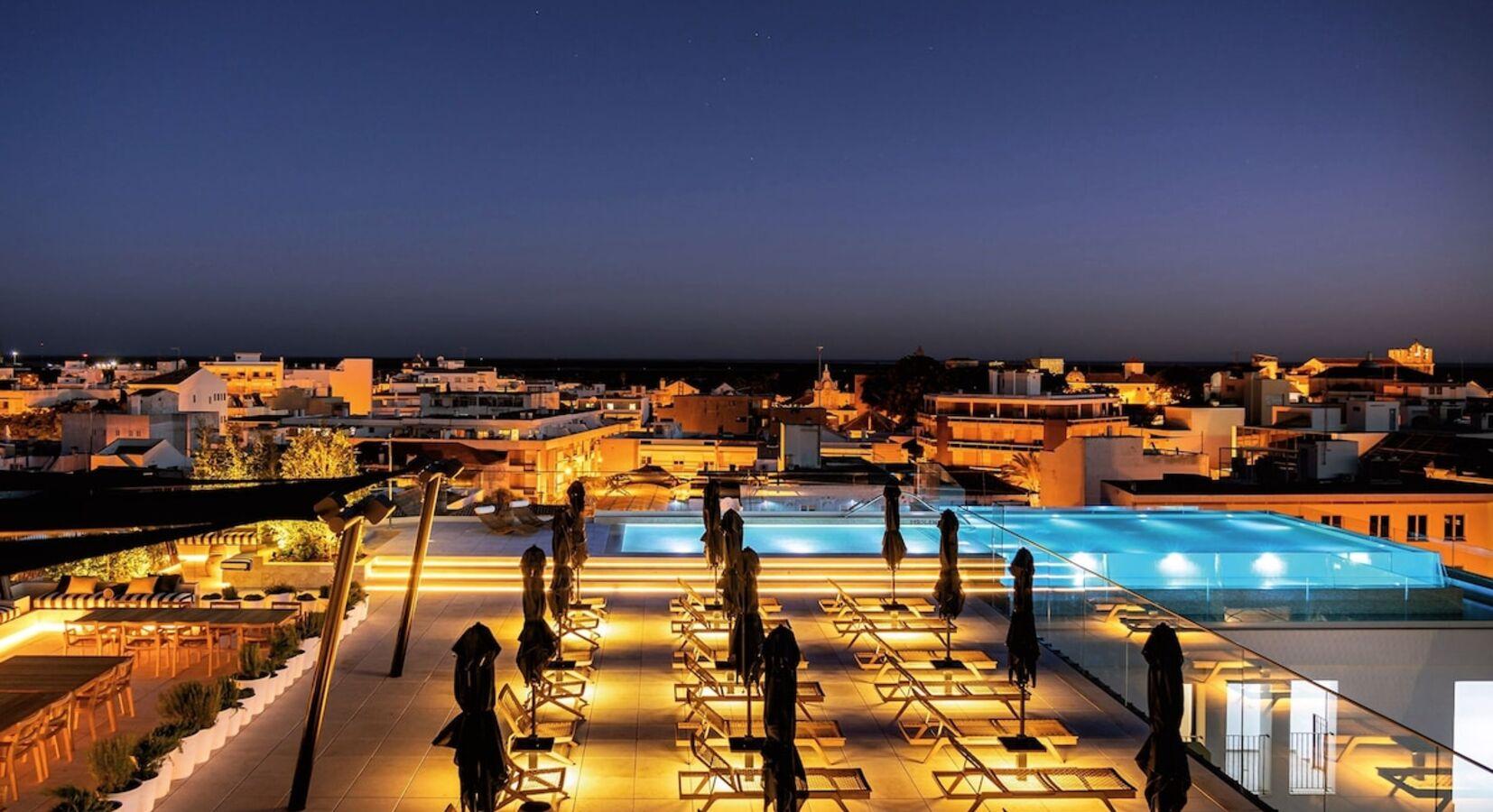 Bar theatre Palma evening
