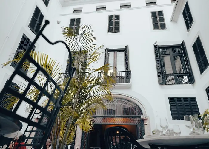 Hotel Born